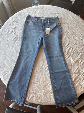 Mid-Blue Flare Jeans with Subtle Stretch - Unbranded
